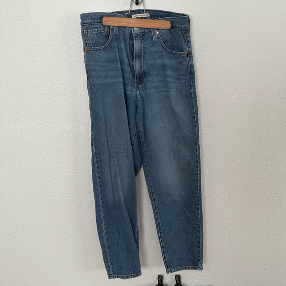 Levi’s High-Waisted Mom Jeans size 30 - Picture 4 of 7
